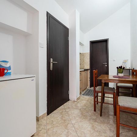 Hotel Suzana Budva Bagian luar foto