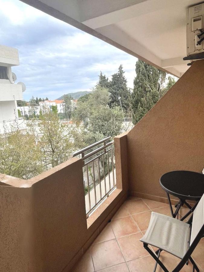 Hotel Suzana Budva Bagian luar foto