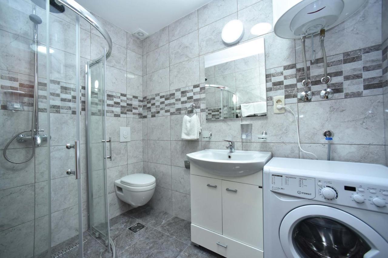 Hotel Suzana Budva Bagian luar foto