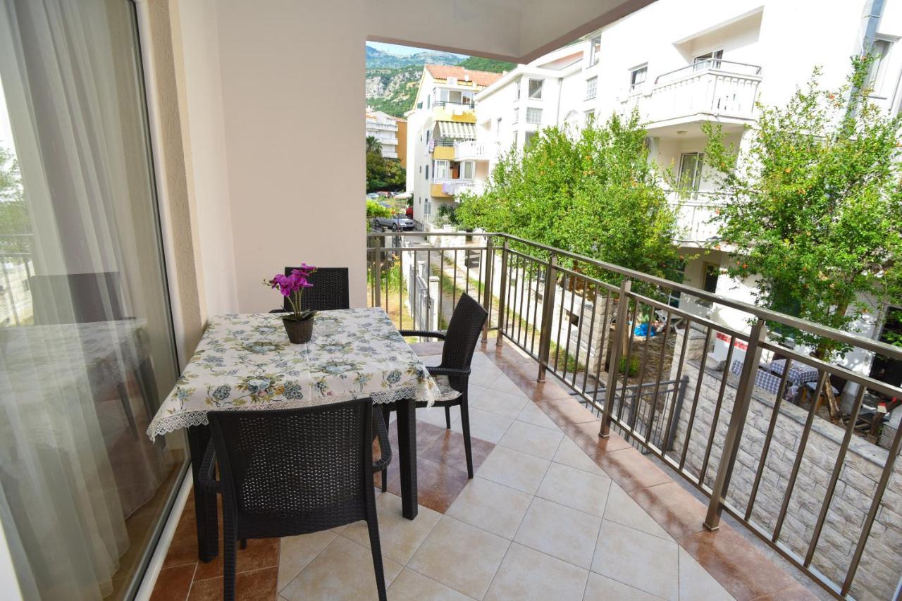 Hotel Suzana Budva Bagian luar foto