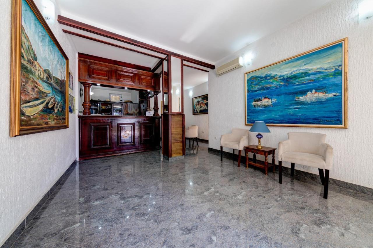 Hotel Suzana Budva Bagian luar foto