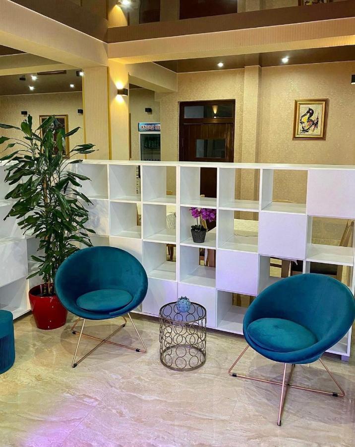 Hotel Suzana Budva Bagian luar foto